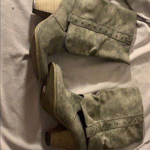 New high-heeled boots.